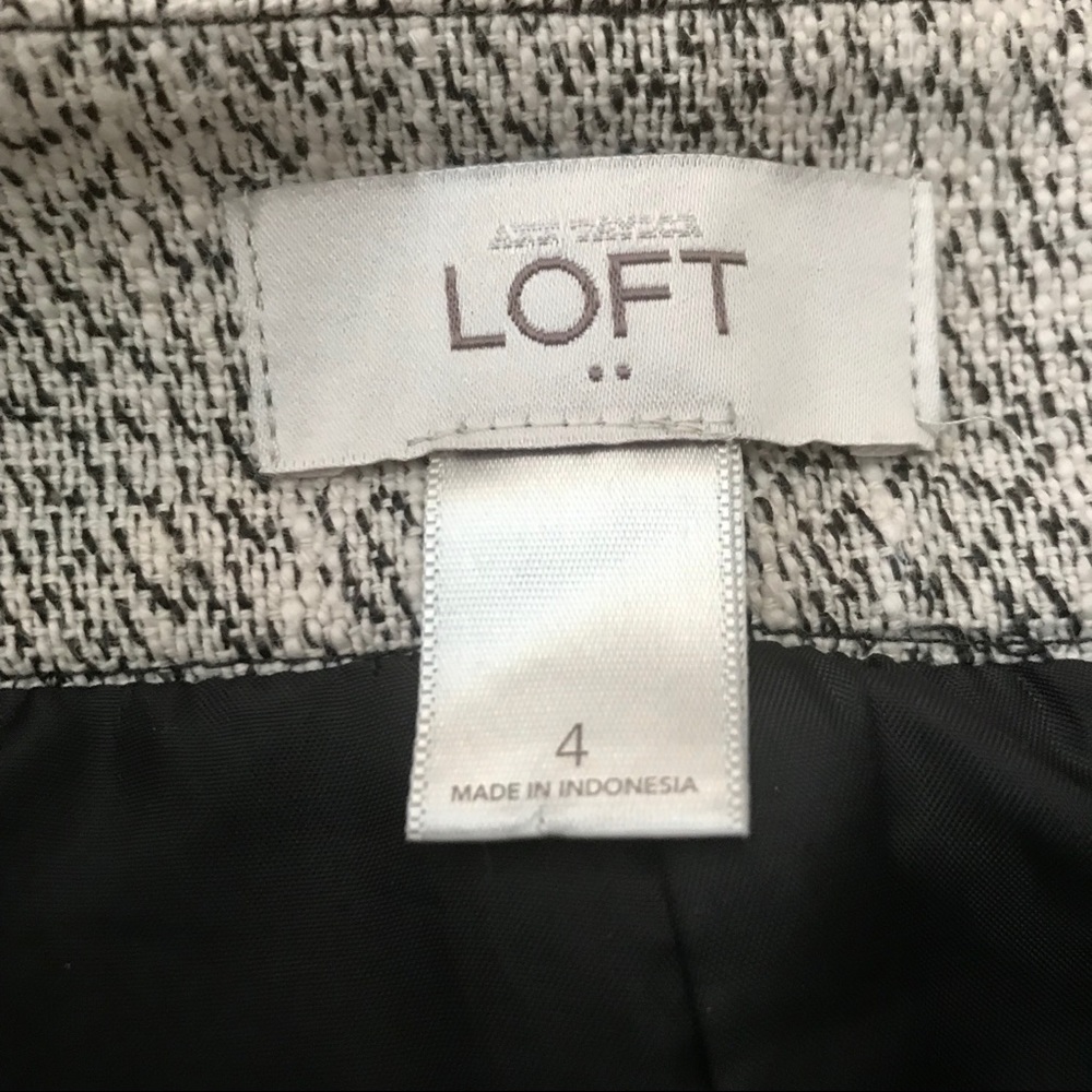Loft Skirt - Picture 4 of 4